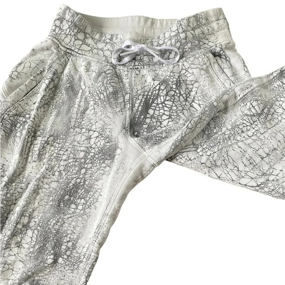 Lululemon Warm Down Jogger *7/8 Length Thread Dye White Black Women’s Size 2 - Picture 4 of 6